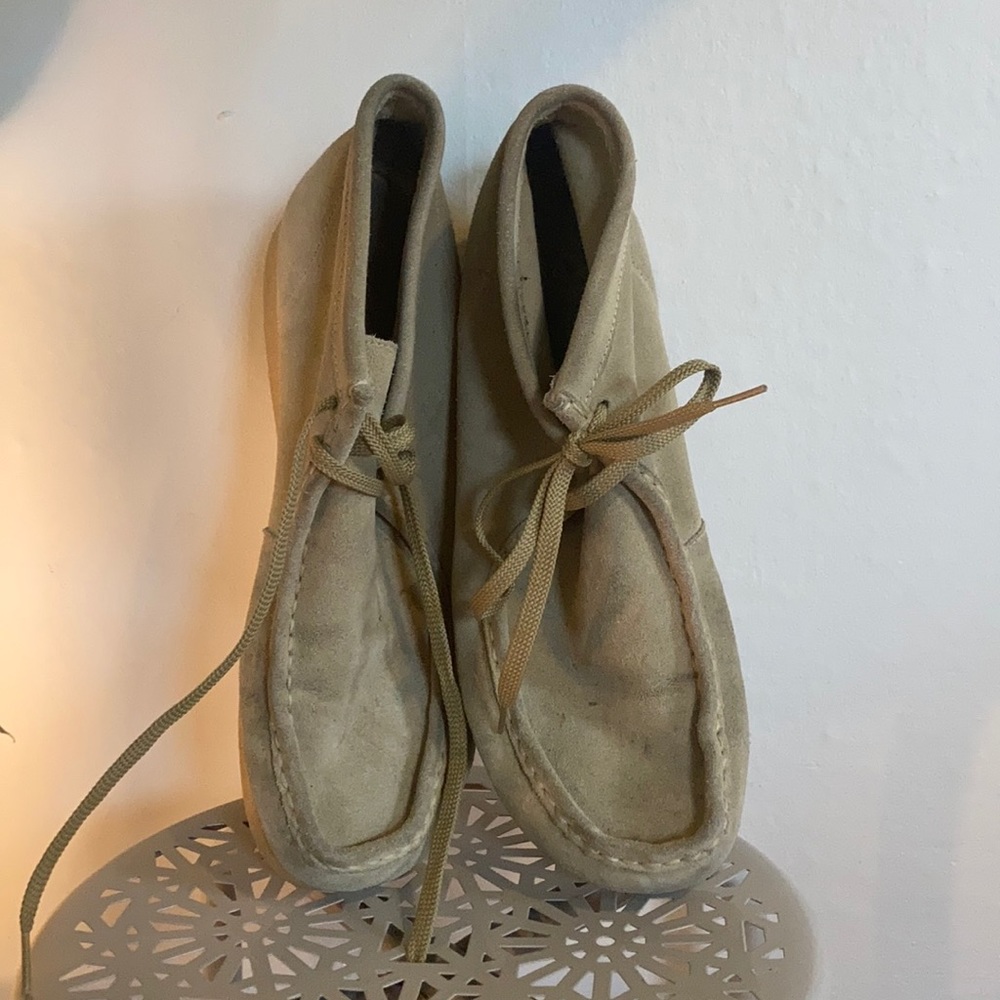 Tan Clarks Wallabees